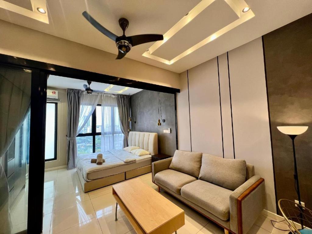 Highpark Suites In Petaling Jaya, Kelana Jaya By Plush Kampong Baharu Sungai Way Екстериор снимка