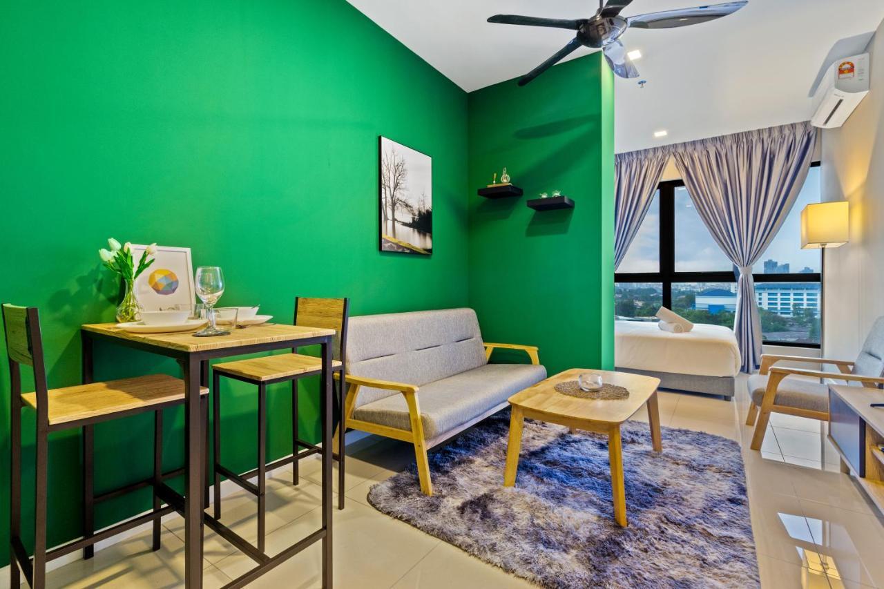 Highpark Suites In Petaling Jaya, Kelana Jaya By Plush Kampong Baharu Sungai Way Екстериор снимка